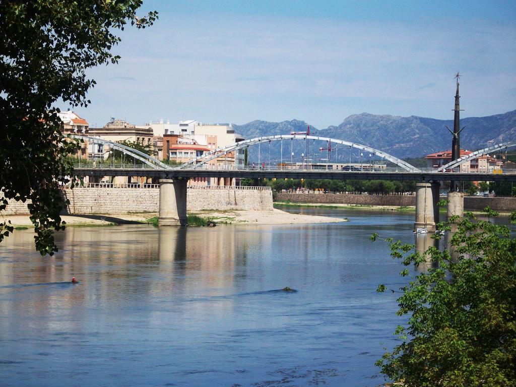 River Ebro Holidays Tivenys エクステリア 写真